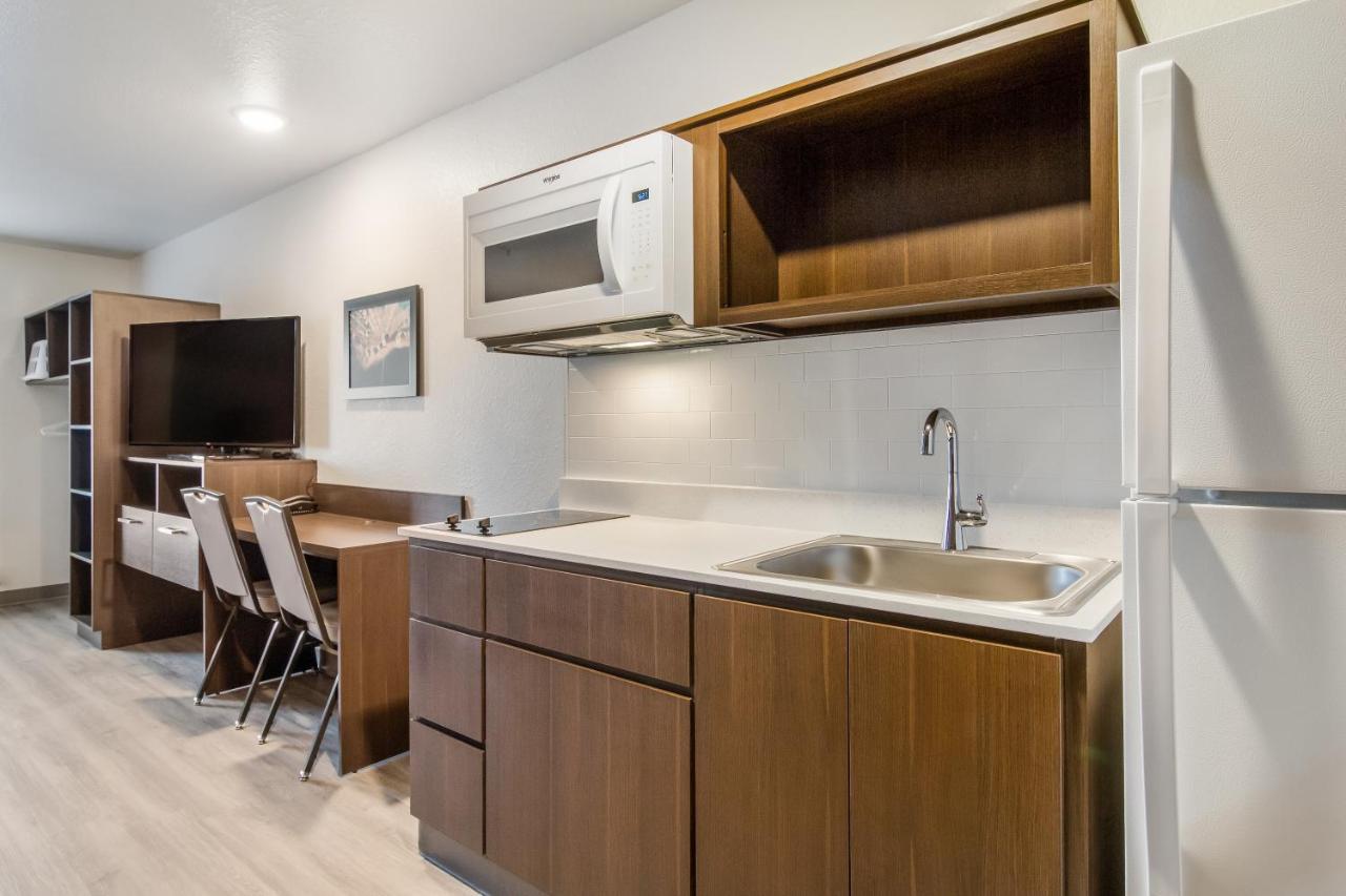 Woodspring Suites East Lansing - University Area Bagian luar foto